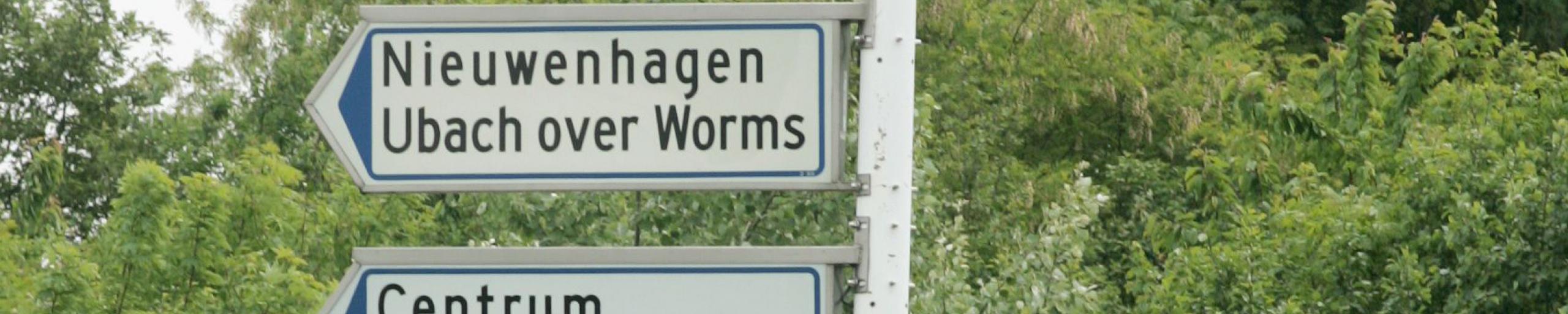 Bewegwijzeringsbord in Parkstad met meerdere benamingen